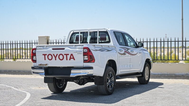 TOYOTA HILUX DC 2.7L GLX M/T 4X4 (PETROL) MY25