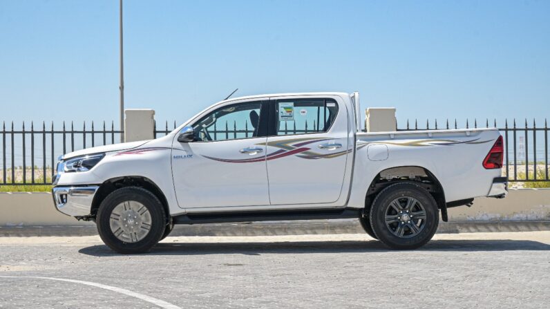 TOYOTA HILUX DC 2.7L GLX M/T 4X4 (PETROL) MY25